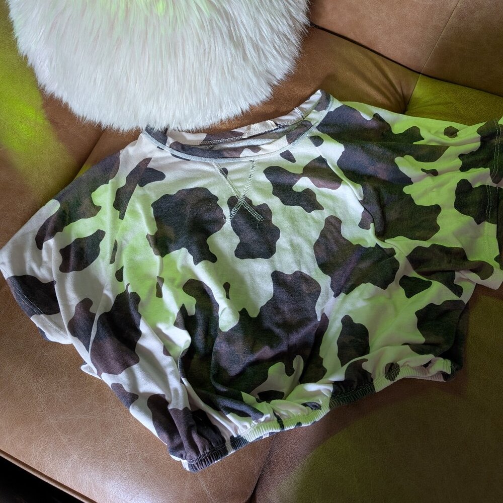 Altar'd State Cow Print Crop Top Dolman Short Sleeve Pullover‎ Blouse Womens S